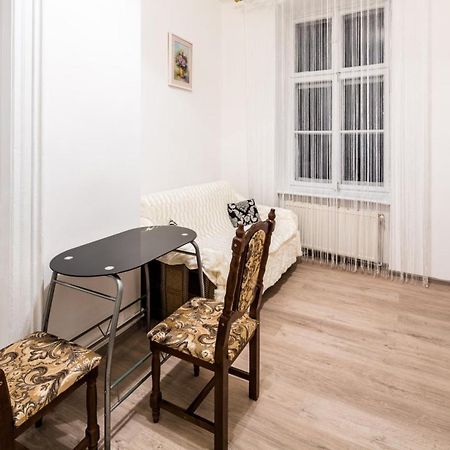 Apartament On Franka Street Appartamento Leopoli Esterno foto